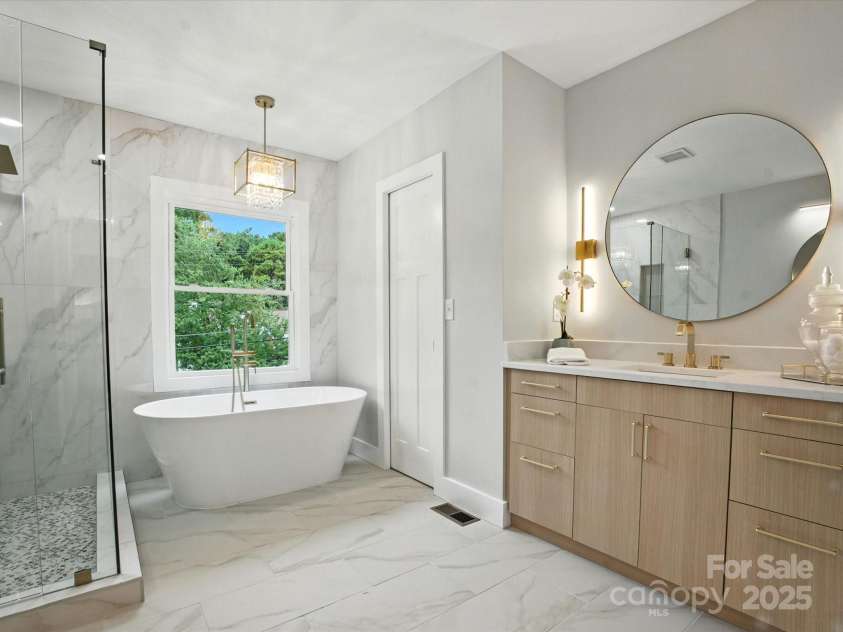 6925 Lancer Drive, Charlotte, NC 28226.  MLS# CAR4288460, YatesRealty ID 32190. 