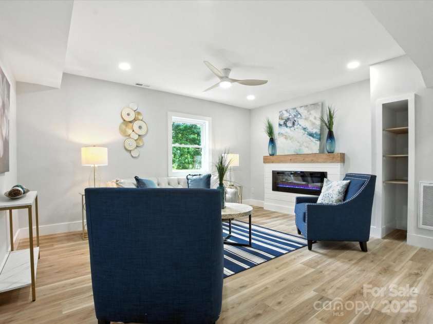 6925 Lancer Drive, Charlotte, NC 28226.  MLS# CAR4288460, YatesRealty ID 32190. 