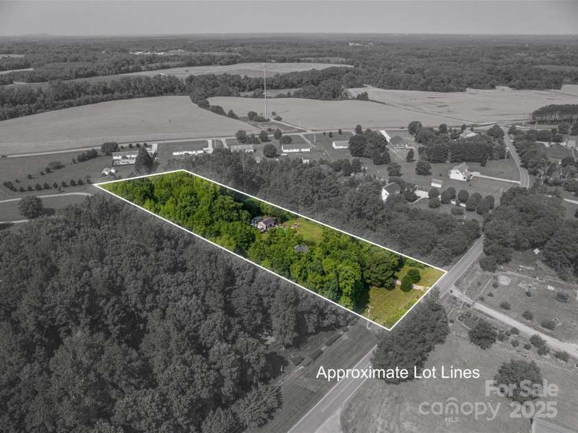 1575 Lewis Farm Road, Kings Mountain, NC 28086.  MLS# CAR4320342, YatesRealty ID 32191. 