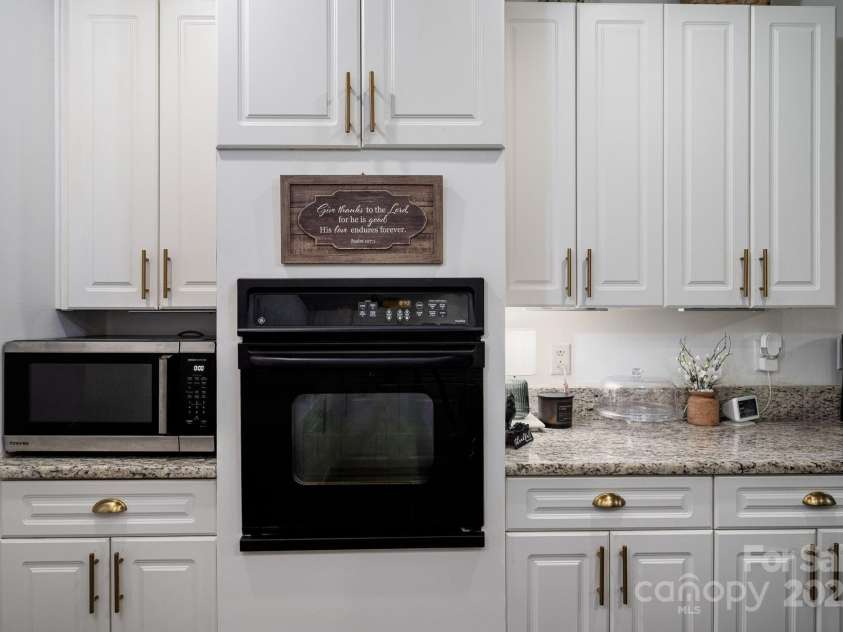 1575 Lewis Farm Road, Kings Mountain, NC 28086.  MLS# CAR4332481, YatesRealty ID 32191. 