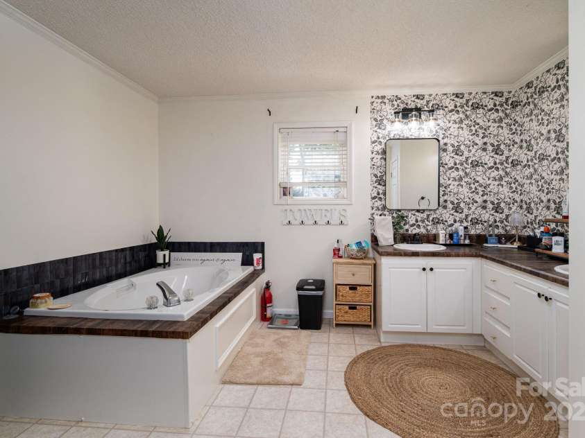 1575 Lewis Farm Road, Kings Mountain, NC 28086.  MLS# CAR4332481, YatesRealty ID 32191. 