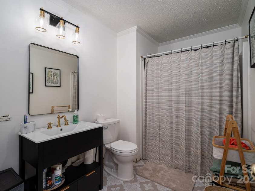 1575 Lewis Farm Road, Kings Mountain, NC 28086.  MLS# CAR4332481, YatesRealty ID 32191. 