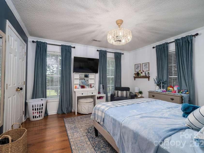 1575 Lewis Farm Road, Kings Mountain, NC 28086.  MLS# CAR4332481, YatesRealty ID 32191. 