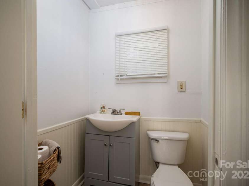 1575 Lewis Farm Road, Kings Mountain, NC 28086.  MLS# CAR4332481, YatesRealty ID 32191. 