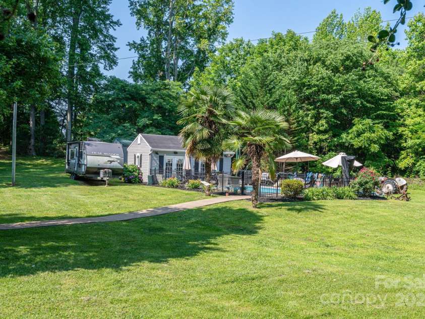 1575 Lewis Farm Road, Kings Mountain, NC 28086.  MLS# CAR4332481, YatesRealty ID 32191. 