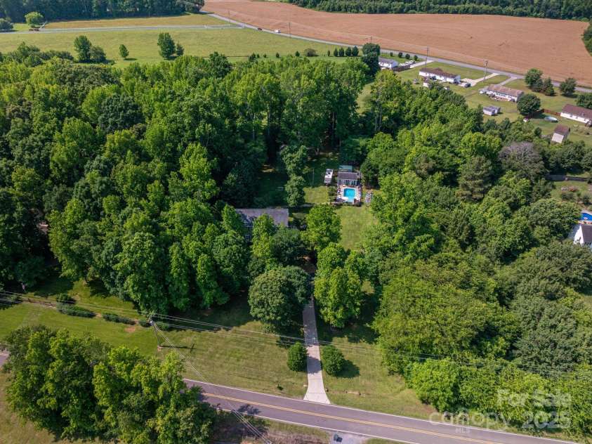 1575 Lewis Farm Road, Kings Mountain, NC 28086.  MLS# CAR4332481, YatesRealty ID 32191. 