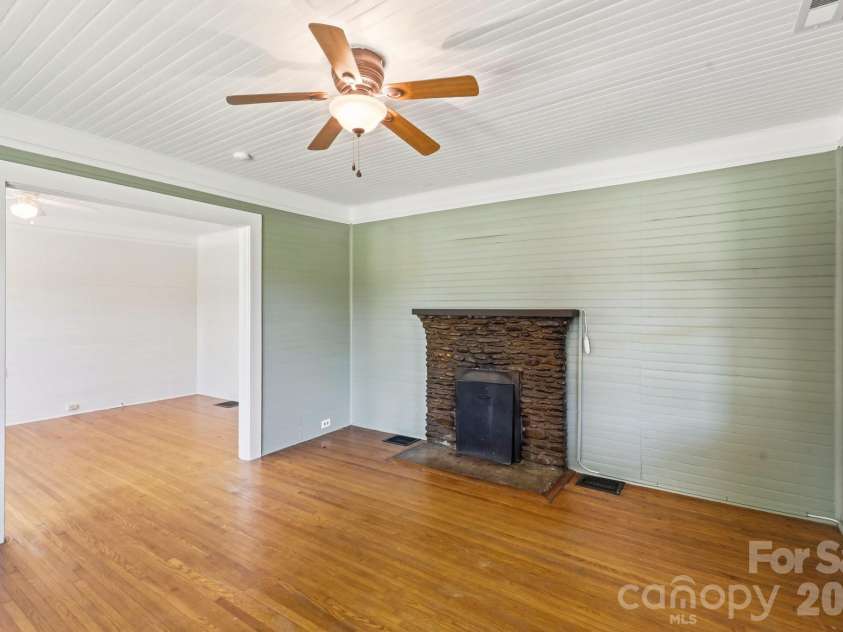 441 Main Street, Clyde, NC 28721.  MLS# CAR4393557, YatesRealty ID 32191. 