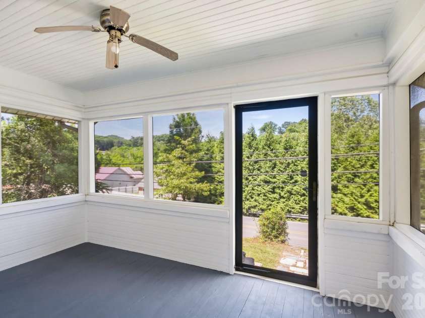 441 Main Street, Clyde, NC 28721.  MLS# CAR4393557, YatesRealty ID 32191. 