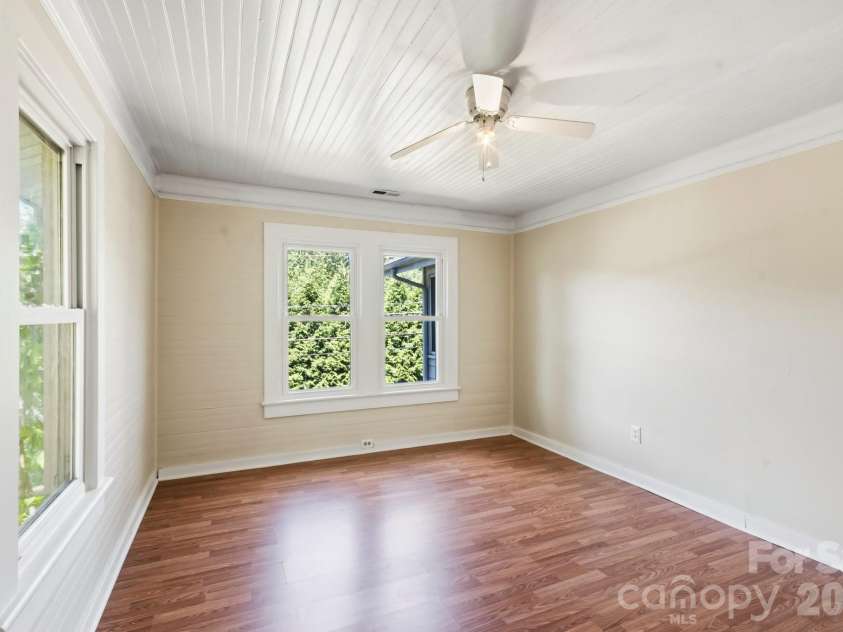 441 Main Street, Clyde, NC 28721.  MLS# CAR4393557, YatesRealty ID 32191. 