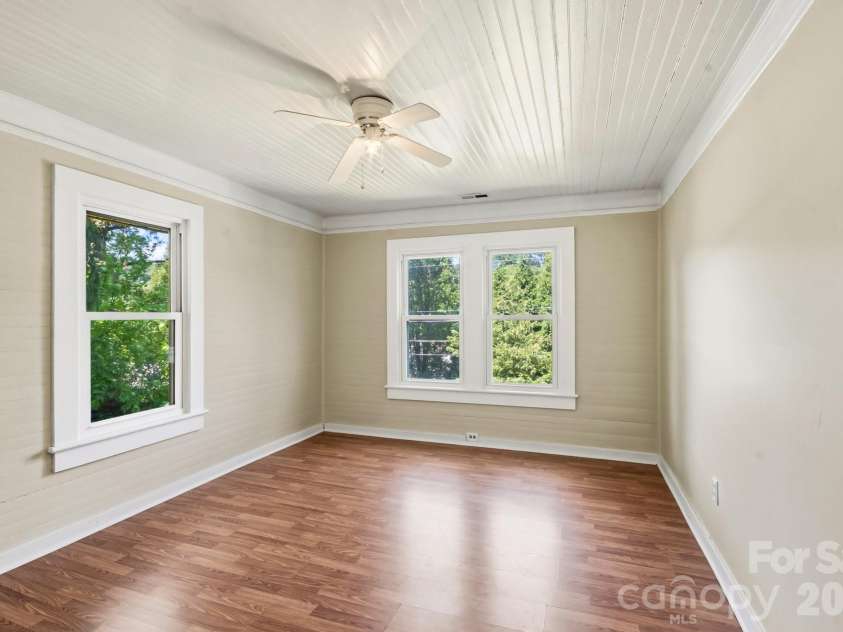441 Main Street, Clyde, NC 28721.  MLS# CAR4393557, YatesRealty ID 32191. 