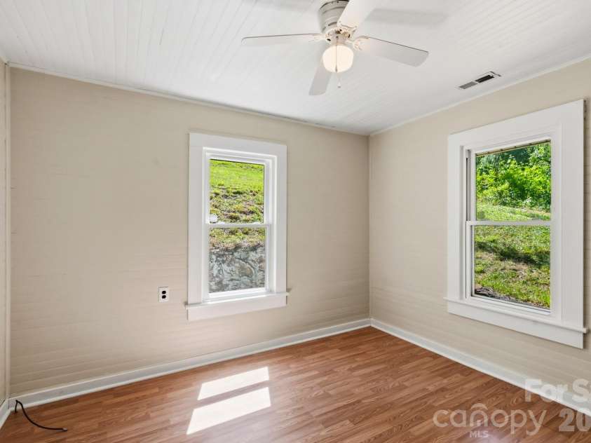 441 Main Street, Clyde, NC 28721.  MLS# CAR4393557, YatesRealty ID 32191. 