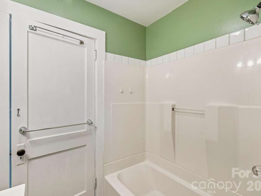 441 Main Street, Clyde, NC 28721.  MLS# CAR4393557, YatesRealty ID 32191. 