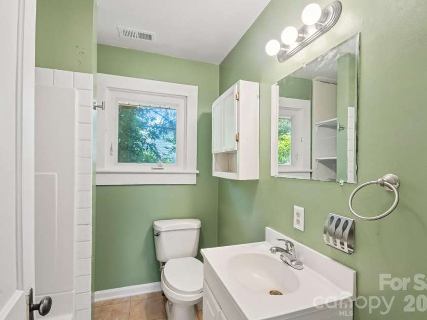 441 Main Street, Clyde, NC 28721.  MLS# CAR4393557, YatesRealty ID 32191. 