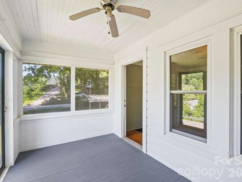 441 Main Street, Clyde, NC 28721.  MLS# CAR4393557, YatesRealty ID 32191. 
