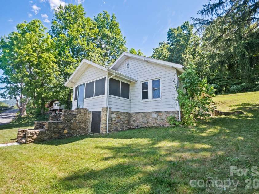 441 Main Street, Clyde, NC 28721.  MLS# CAR4393557, YatesRealty ID 32191. 