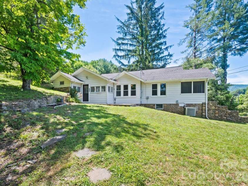 441 Main Street, Clyde, NC 28721.  MLS# CAR4393557, YatesRealty ID 32191. 