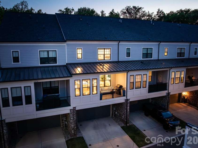 2547 Deacon Avenue, Charlotte, NC 28204.  MLS# CAR4372984, YatesRealty ID 32192. 
