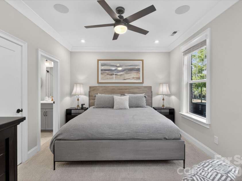 2547 Deacon Avenue, Charlotte, NC 28204.  MLS# CAR4372984, YatesRealty ID 32192. 