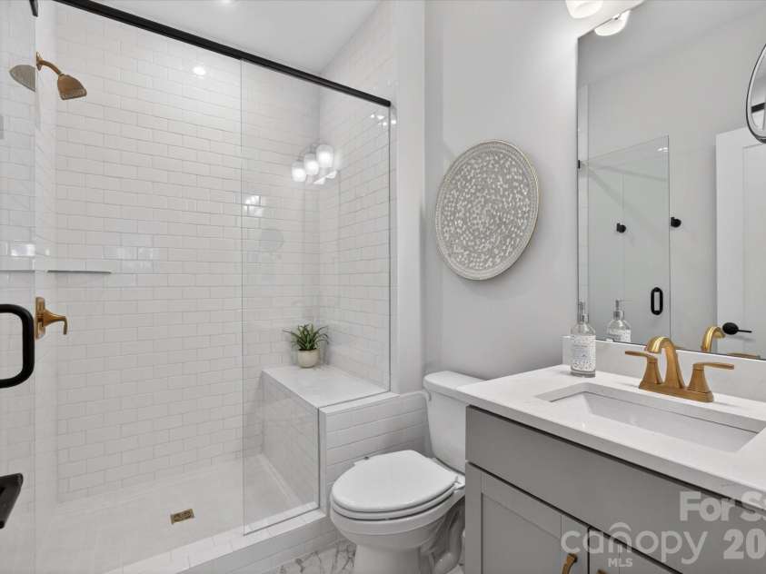 2547 Deacon Avenue, Charlotte, NC 28204.  MLS# CAR4372984, YatesRealty ID 32192. 