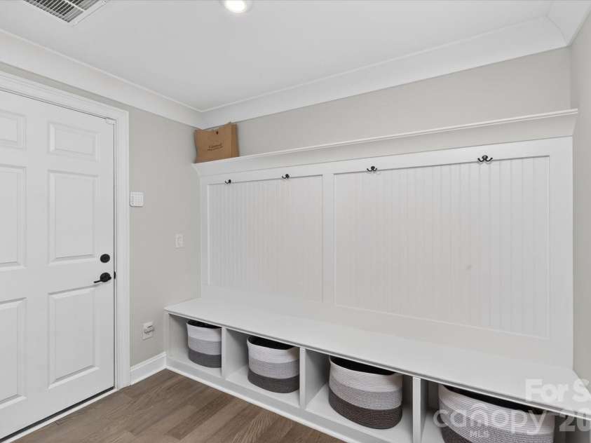 2547 Deacon Avenue, Charlotte, NC 28204.  MLS# CAR4372984, YatesRealty ID 32192. 