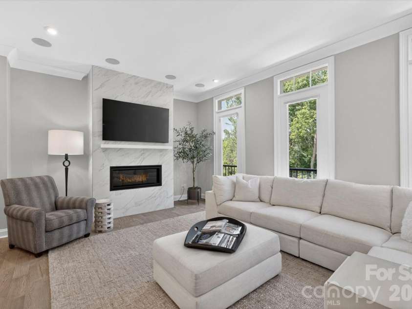 2547 Deacon Avenue, Charlotte, NC 28204.  MLS# CAR4372984, YatesRealty ID 32192. 