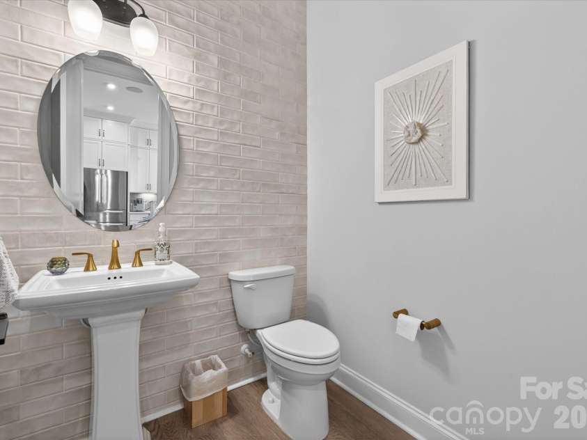 2547 Deacon Avenue, Charlotte, NC 28204.  MLS# CAR4372984, YatesRealty ID 32192. 