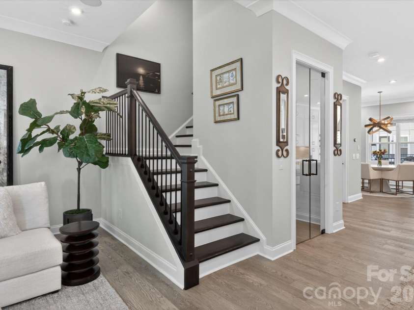 2547 Deacon Avenue, Charlotte, NC 28204.  MLS# CAR4372984, YatesRealty ID 32192. 