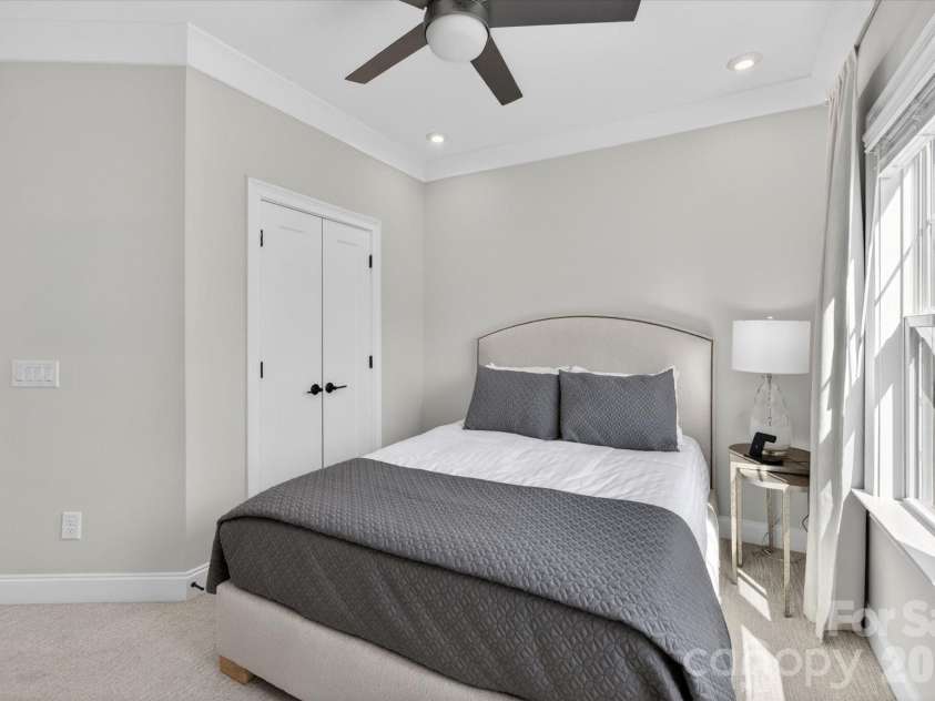 2547 Deacon Avenue, Charlotte, NC 28204.  MLS# CAR4372984, YatesRealty ID 32192. 