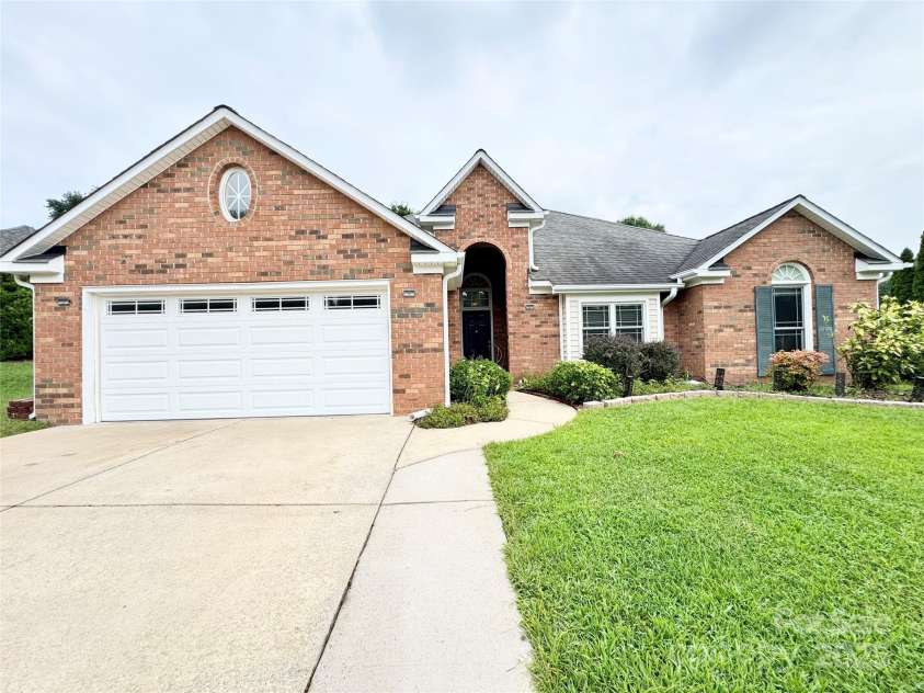 1254 Abbey Ridge Place, Concord, NC 28027.  MLS# CAR4290423, YatesRealty ID 32193. 