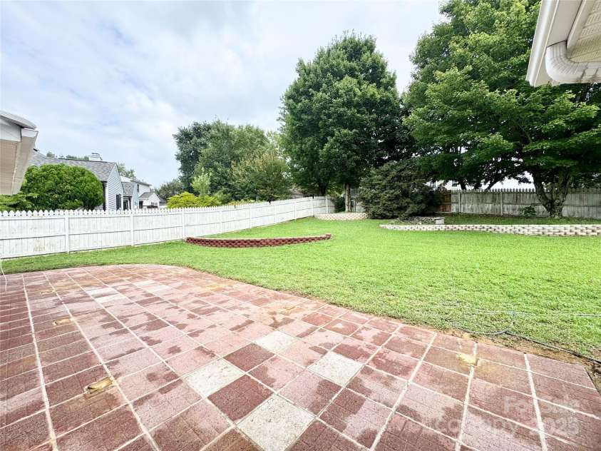 1254 Abbey Ridge Place, Concord, NC 28027.  MLS# CAR4290423, YatesRealty ID 32193. 