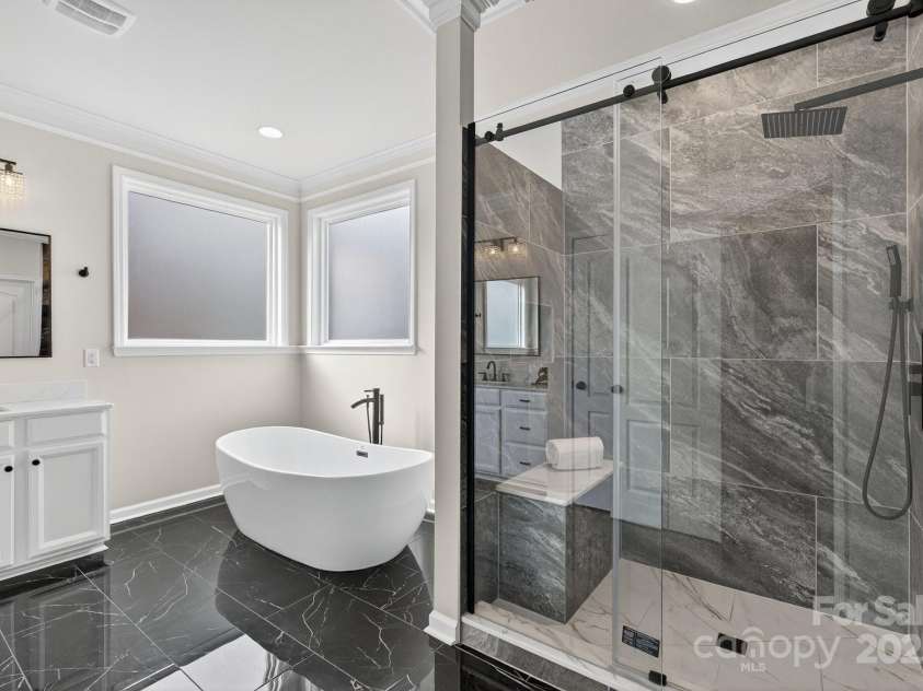 3400 Ringtail Drive, Waxhaw, NC 28173.  MLS# CAR4291096, YatesRealty ID 32194. New floor tiles and shower!