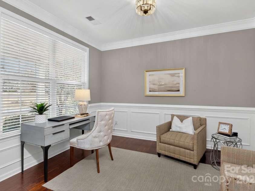 3400 Ringtail Drive, Waxhaw, NC 28173.  MLS# CAR4291096, YatesRealty ID 32194. New Office light and paint.