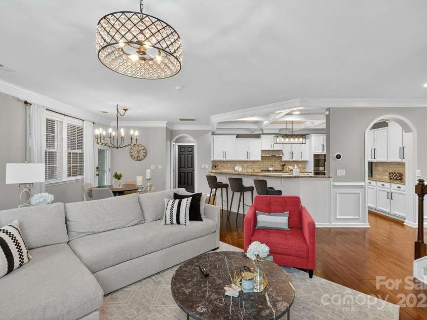 3400 Ringtail Drive, Waxhaw, NC 28173.  MLS# CAR4291096, YatesRealty ID 32194. Open concept living.