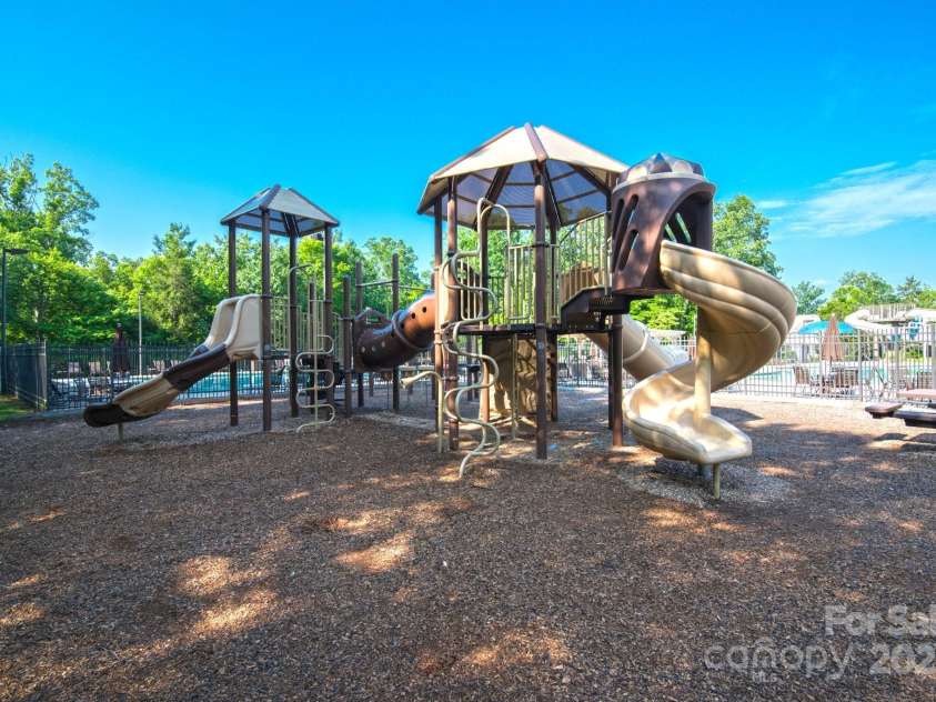 3400 Ringtail Drive, Waxhaw, NC 28173.  MLS# CAR4291096, YatesRealty ID 32194. Playground and walking trails!