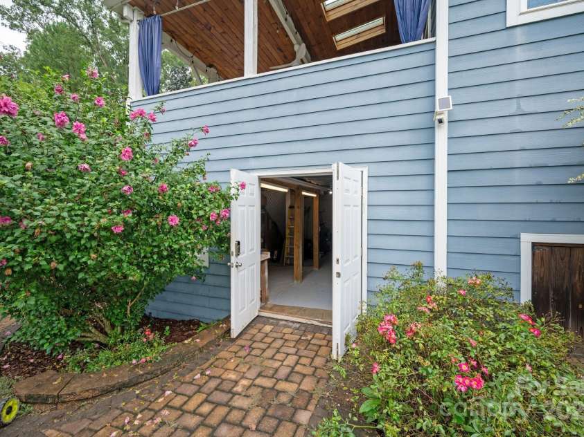 3400 Ringtail Drive, Waxhaw, NC 28173.  MLS# CAR4291096, YatesRealty ID 32194. Tall walk-in storage room in the crawlspace.