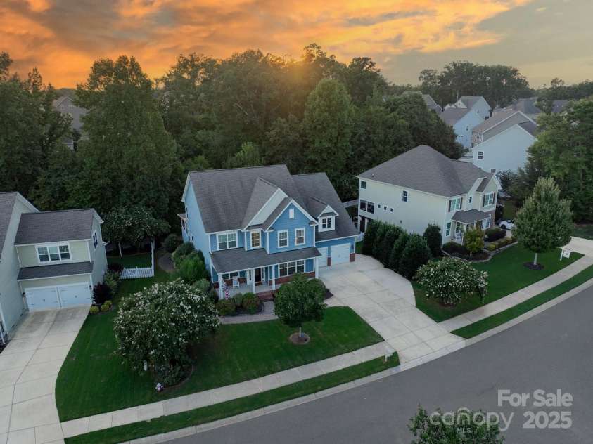 3400 Ringtail Drive, Waxhaw, NC 28173.  MLS# CAR4291096, YatesRealty ID 32194. Tons of privacy trees in the backyard.