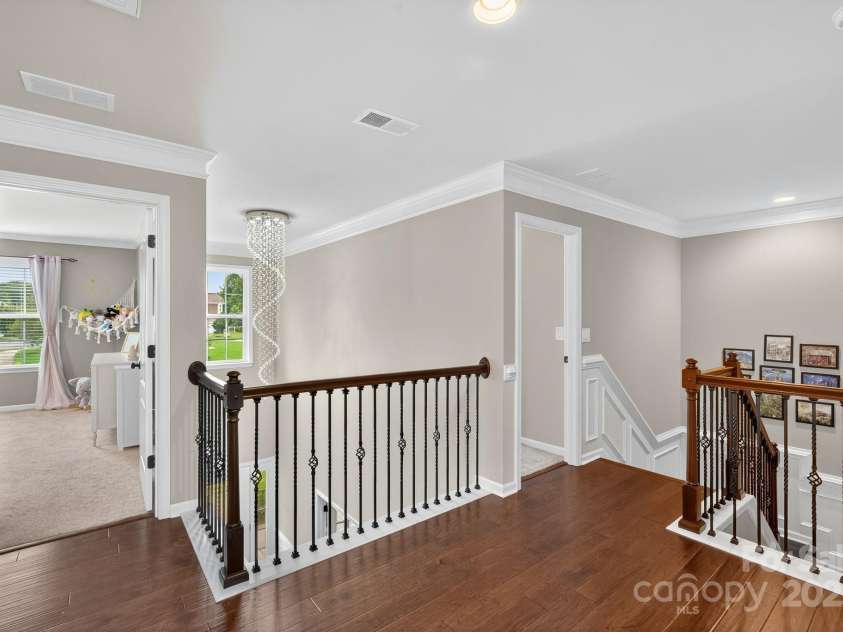 3400 Ringtail Drive, Waxhaw, NC 28173.  MLS# CAR4291096, YatesRealty ID 32194. Upper level landing