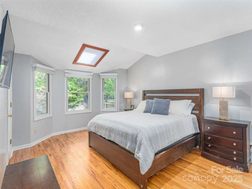 360 Lenwood Drive, Waynesville, NC 28785.  MLS# CAR4255455, YatesRealty ID 32195. 
