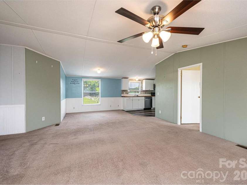 2385 Arrowwood Drive, Hickory, NC 28601.  MLS# CAR4395055, YatesRealty ID 32196. 