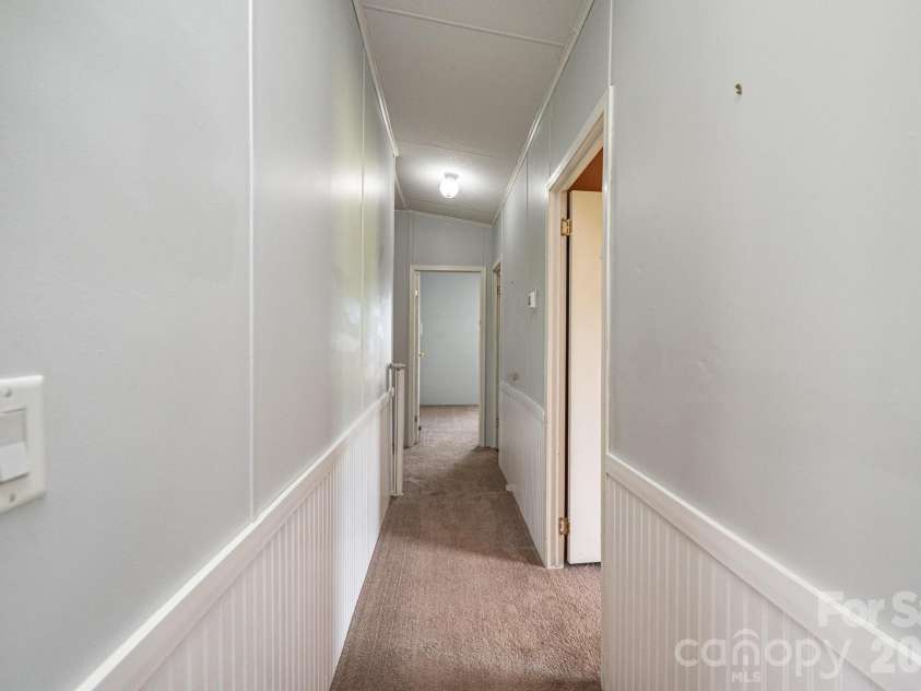 2385 Arrowwood Drive, Hickory, NC 28601.  MLS# CAR4395055, YatesRealty ID 32196. 