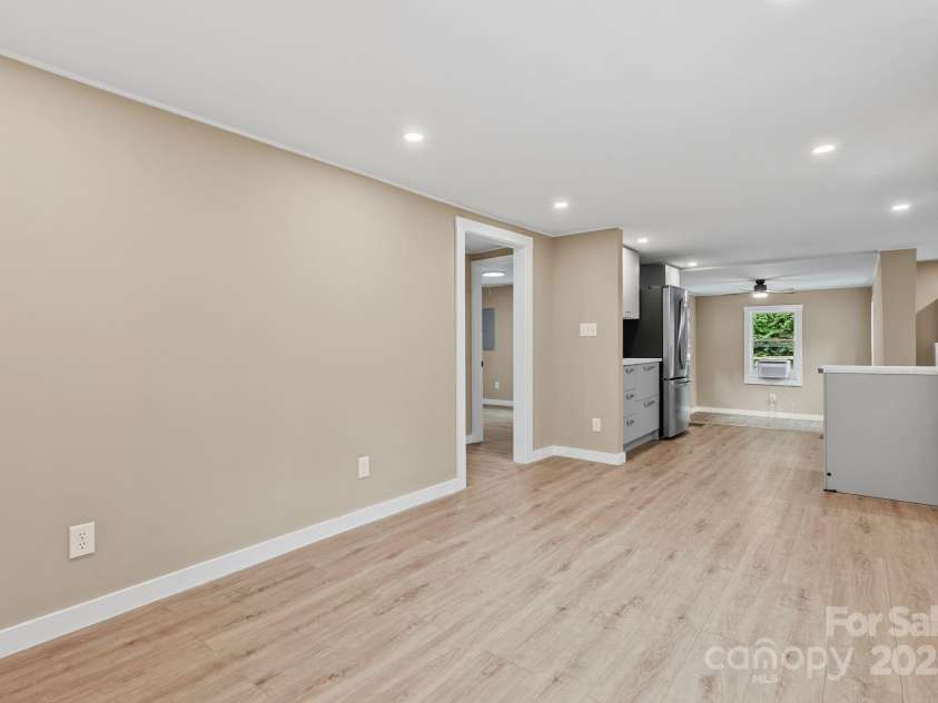 530 Rebel Ridge Road, Marshall, NC 28753.  MLS# CAR4280737, YatesRealty ID 32197. 