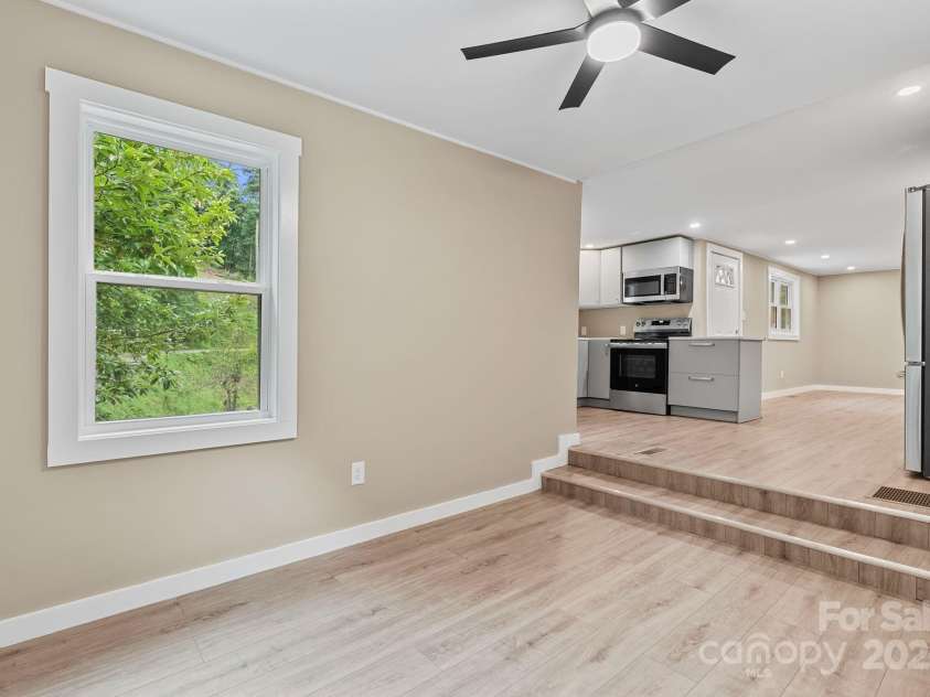 530 Rebel Ridge Road, Marshall, NC 28753.  MLS# CAR4280737, YatesRealty ID 32197. 