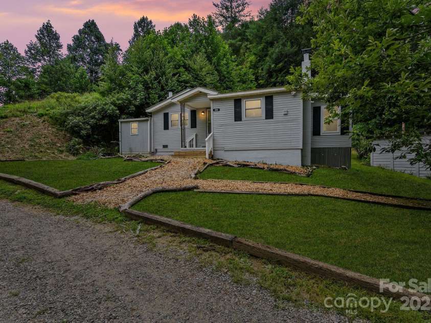 530 Rebel Ridge Road, Marshall, NC 28753.  MLS# CAR4280737, YatesRealty ID 32197. 