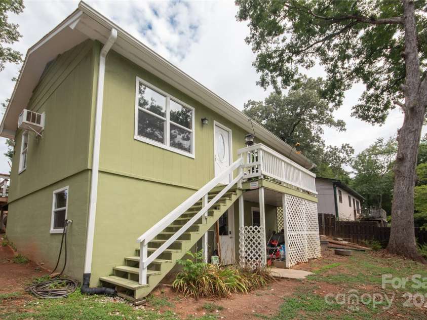 87 Pauline Circle, Franklin, NC 28734.  MLS# CAR4287412, YatesRealty ID 32198. 