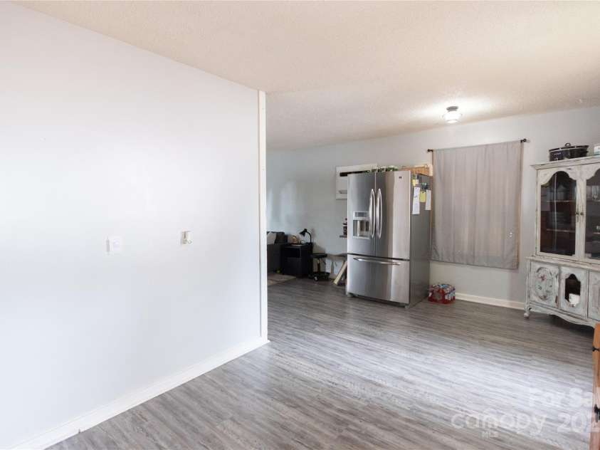 87 Pauline Circle, Franklin, NC 28734.  MLS# CAR4287412, YatesRealty ID 32198. Dining area