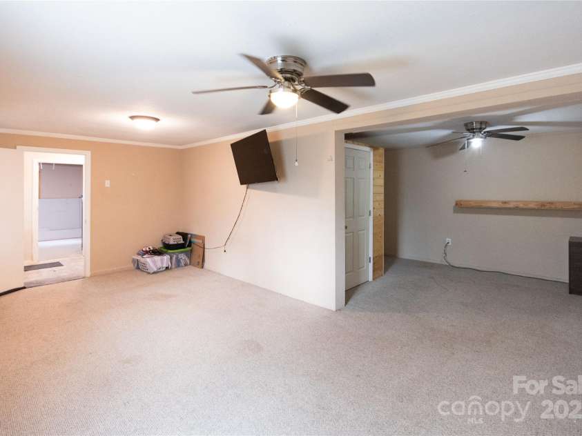 87 Pauline Circle, Franklin, NC 28734.  MLS# CAR4287412, YatesRealty ID 32198. Primary Bedroom