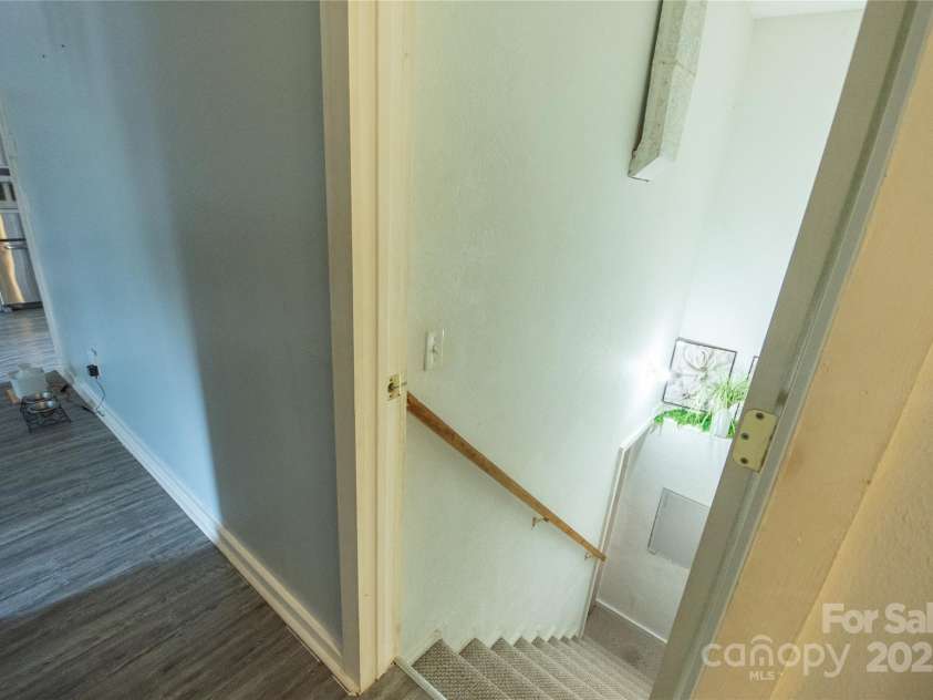 87 Pauline Circle, Franklin, NC 28734.  MLS# CAR4287412, YatesRealty ID 32198. Stairs