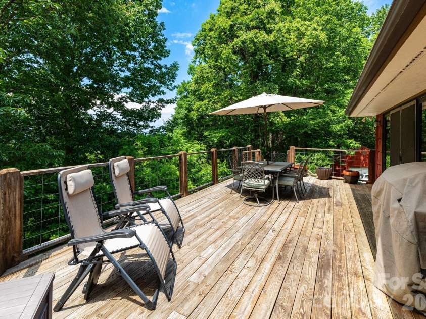 168 Blossom Ridge, Leicester, NC 28748.  MLS# CAR4389201, YatesRealty ID 32199. Back Deck