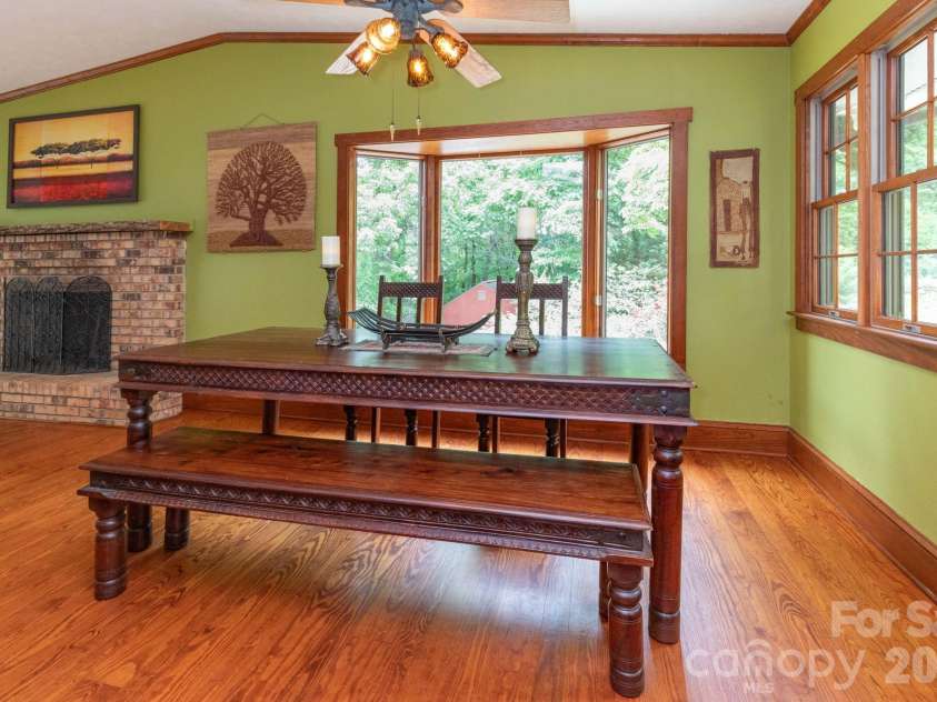 168 Blossom Ridge, Leicester, NC 28748.  MLS# CAR4389201, YatesRealty ID 32199. Dining Area with Bay Window