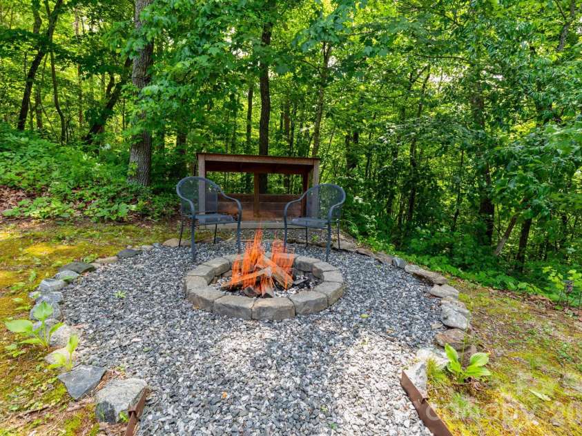 168 Blossom Ridge, Leicester, NC 28748.  MLS# CAR4389201, YatesRealty ID 32199. Fire Pit